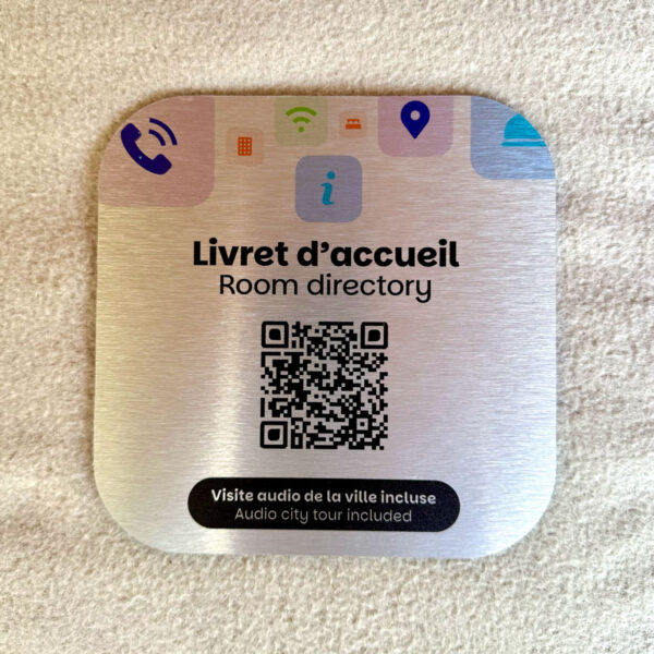 Plaque Aluminium Brossé Premium avec QR Code - Expérience Hôtel & Ville